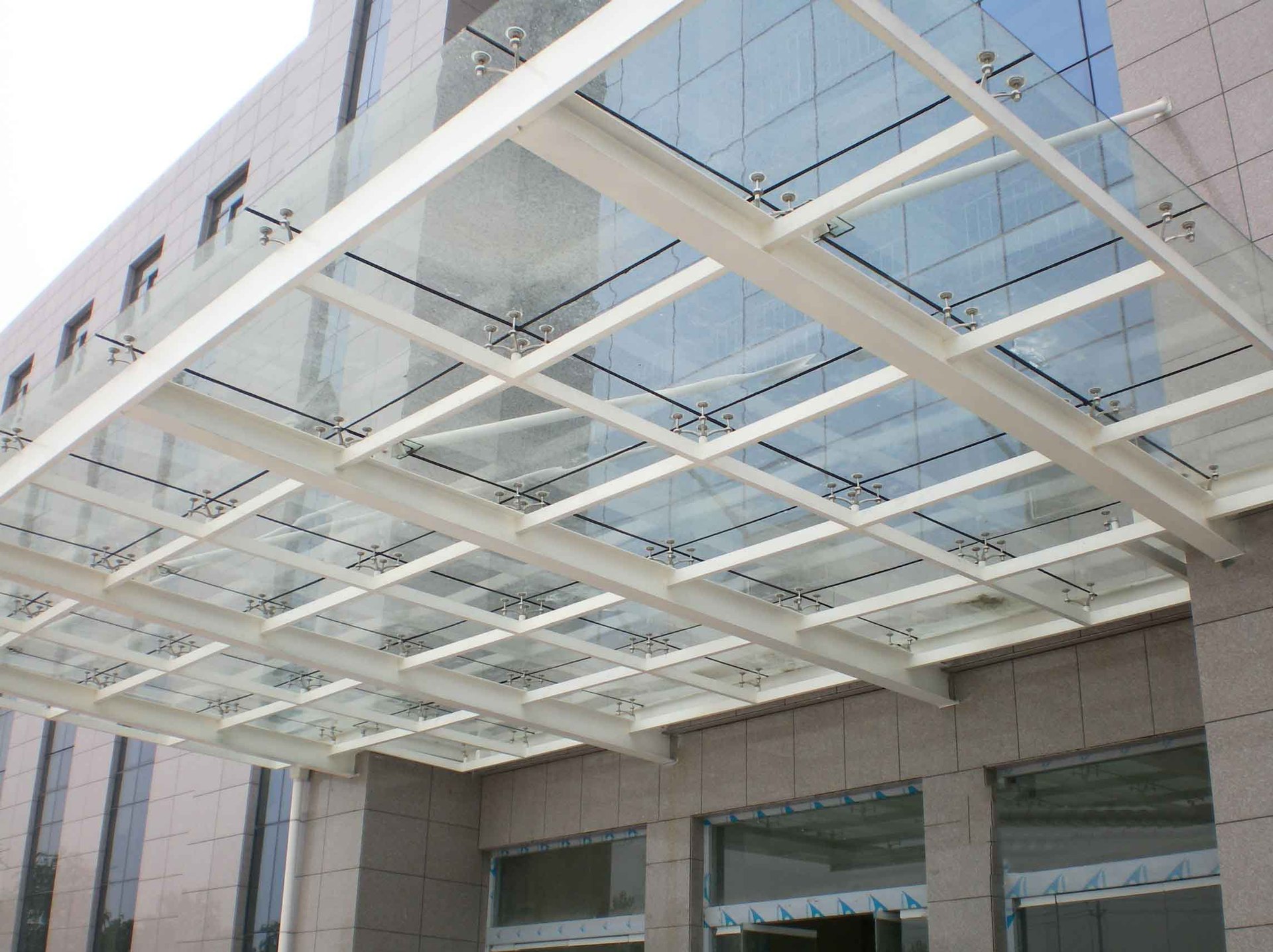 钢结构玻璃雨棚制作安装施工工艺及技术